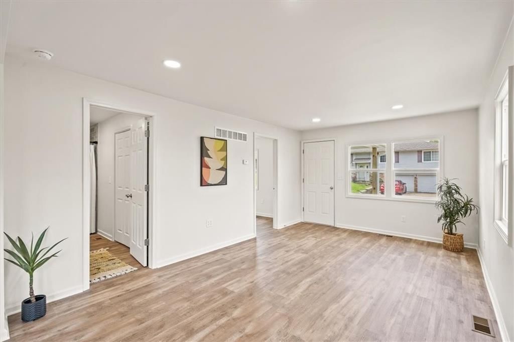Photo 6 of 27 - 6600 Cernech Road