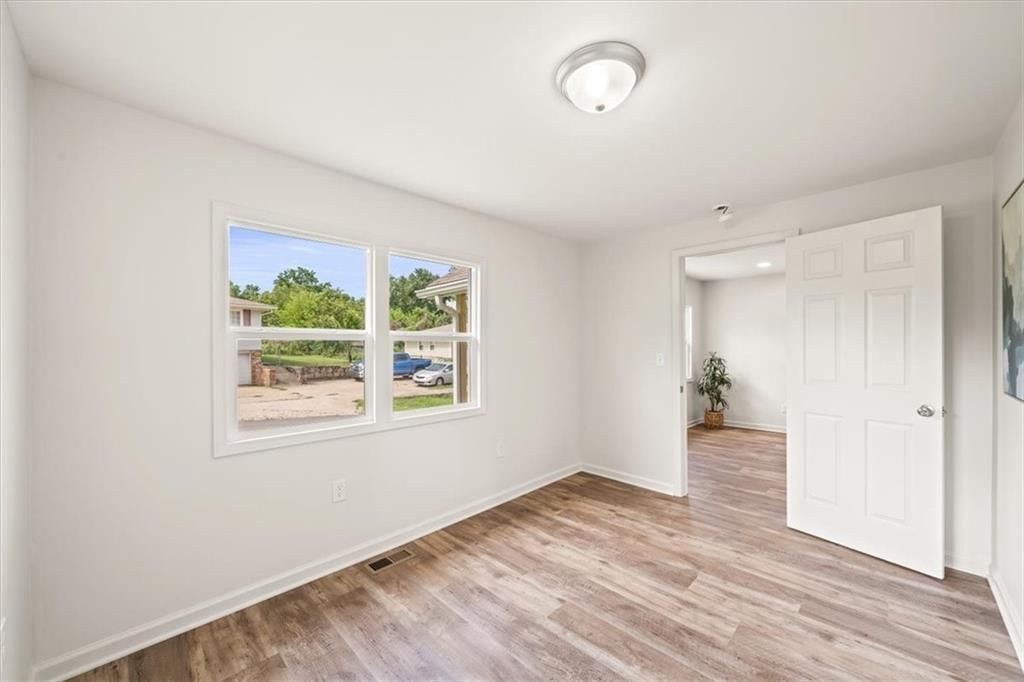 Photo 11 of 27 - 6600 Cernech Road