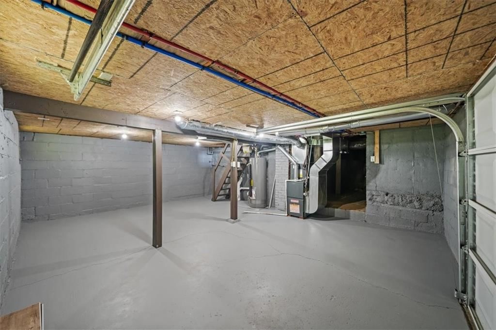 Photo 16 of 27 - 6600 Cernech Road