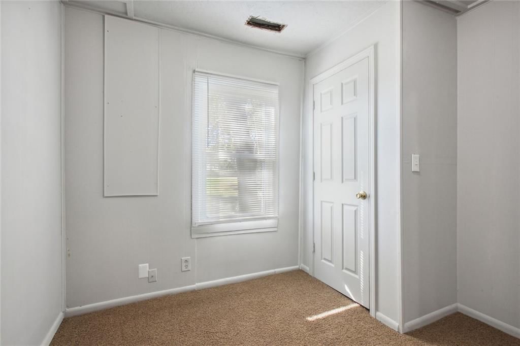 Photo 14 of 16 - 325/327 E Park Street