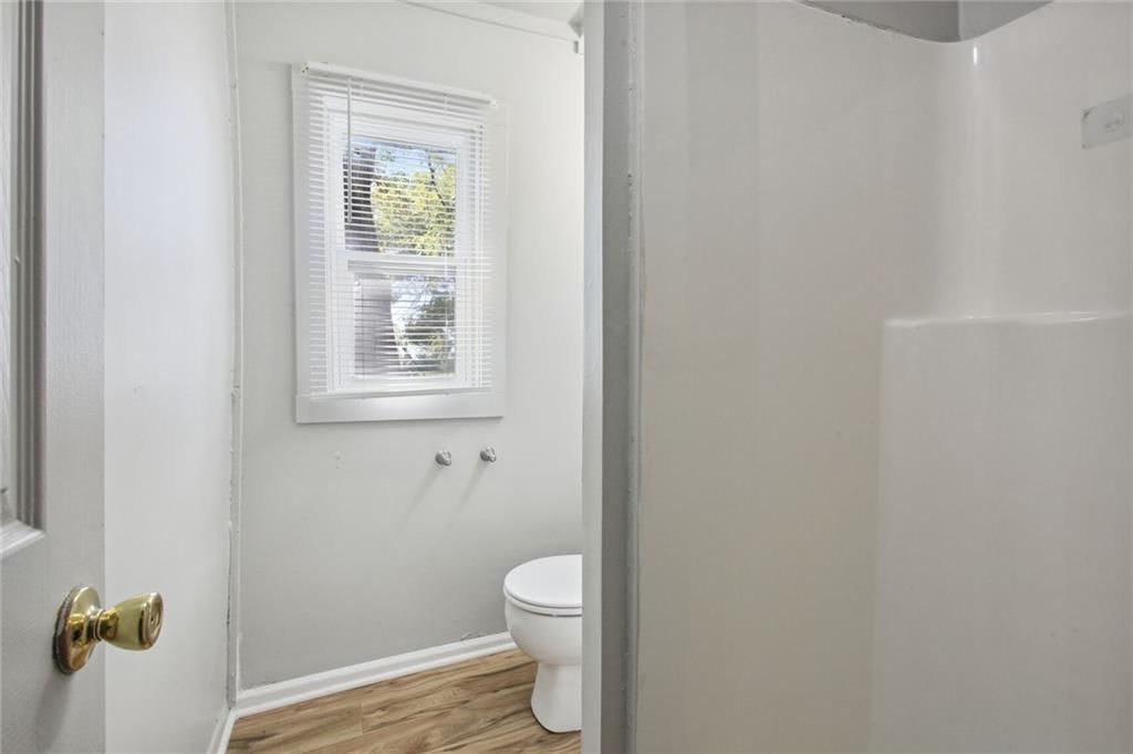 Photo 15 of 16 - 325/327 E Park Street
