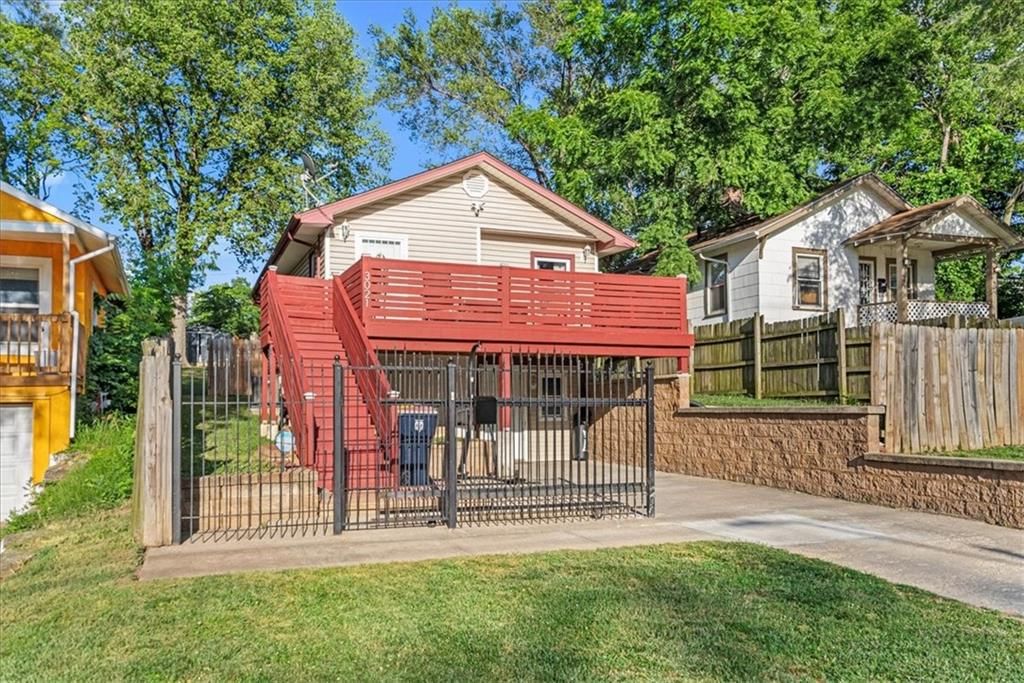 3021 Topping Avenue — photo 2