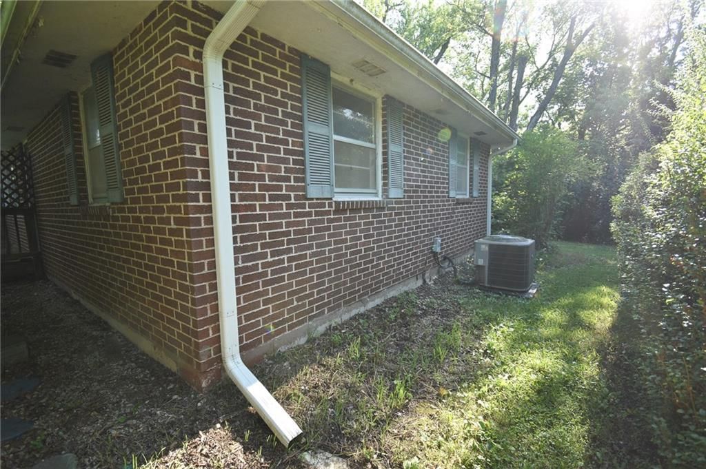 Photo 8 of 40 - 16210 Baxter Road