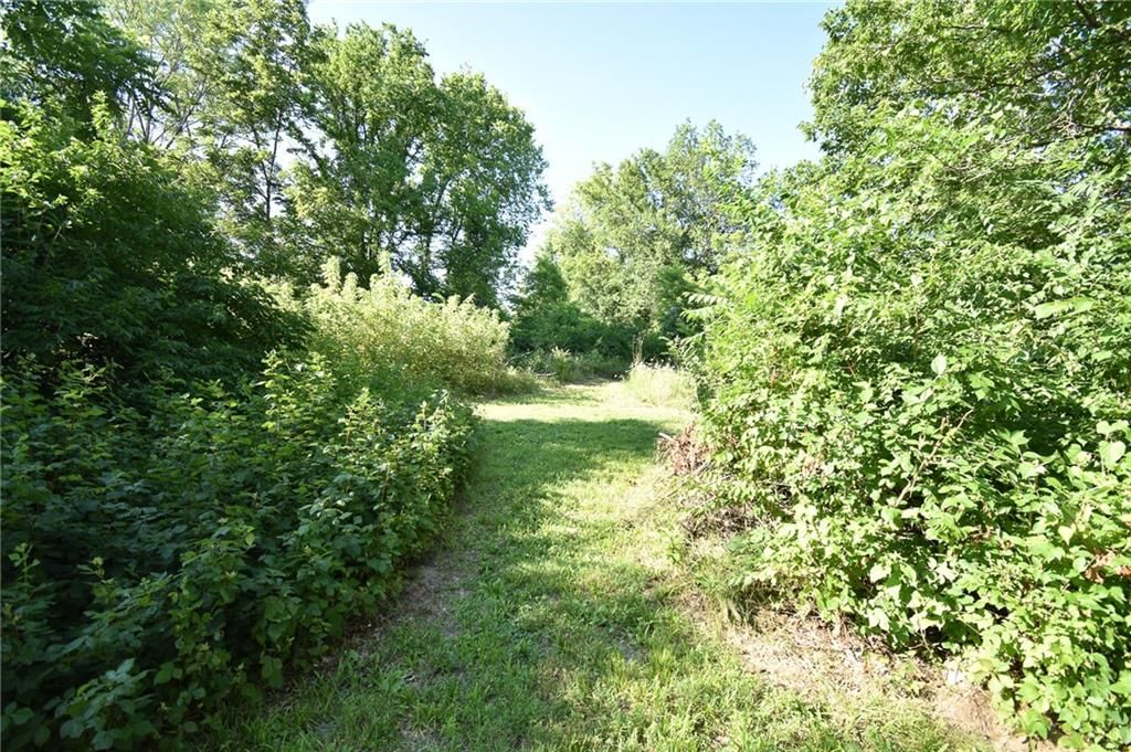 Photo 14 of 40 - 16210 Baxter Road
