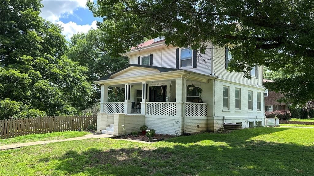 309 College Street — photo 2