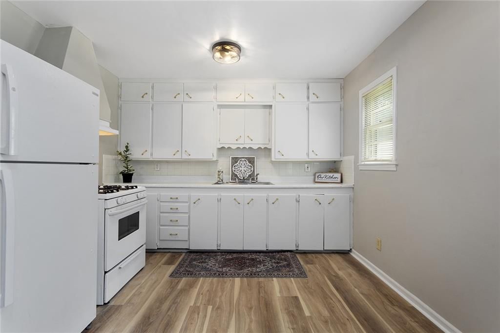 5921 Lexington Avenue — photo 5