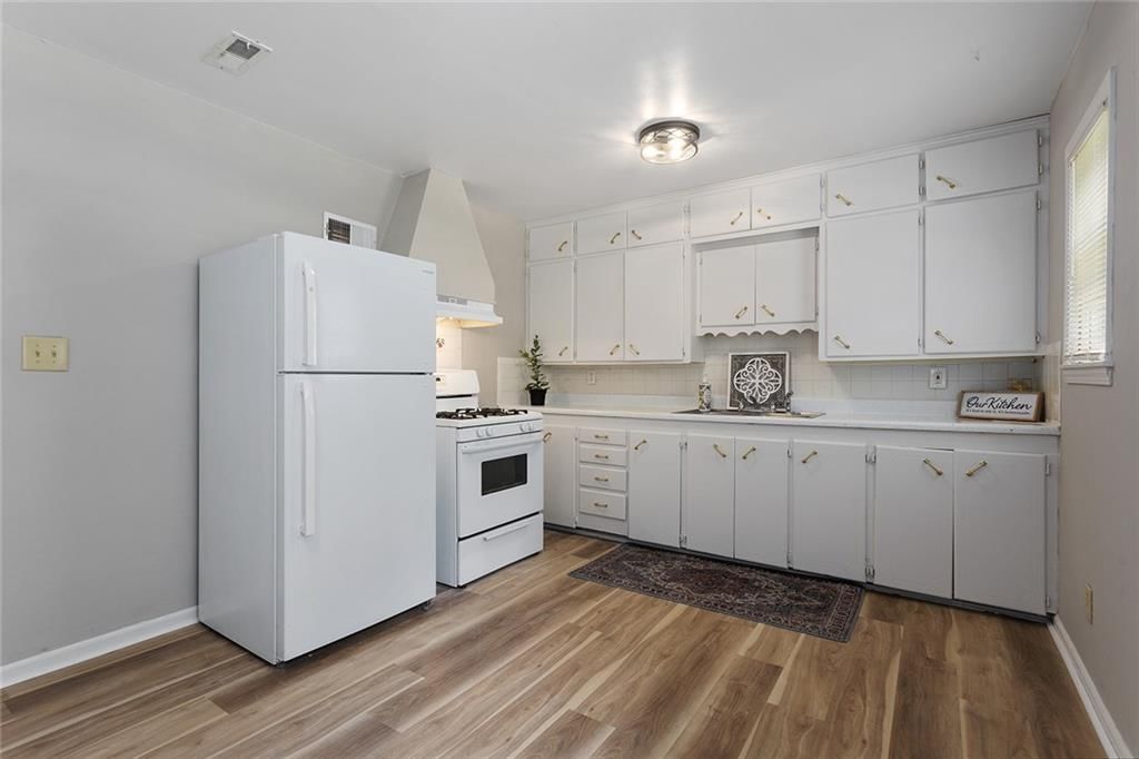 5921 Lexington Avenue — photo 9