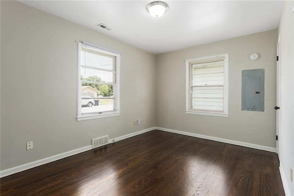 5921 Lexington Avenue — photo 14