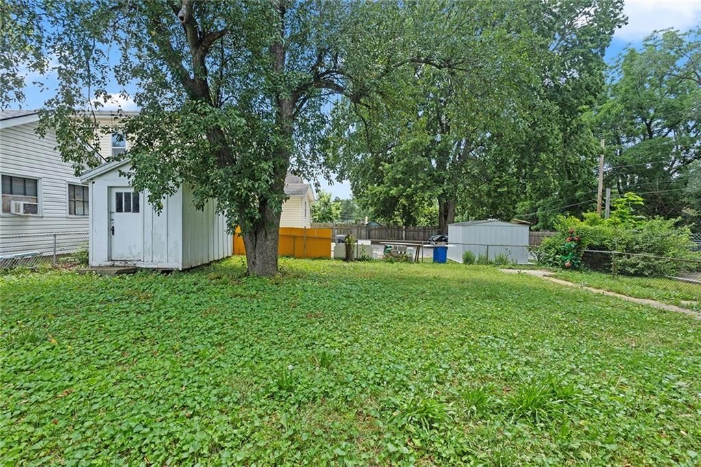 5921 Lexington Avenue — photo 22