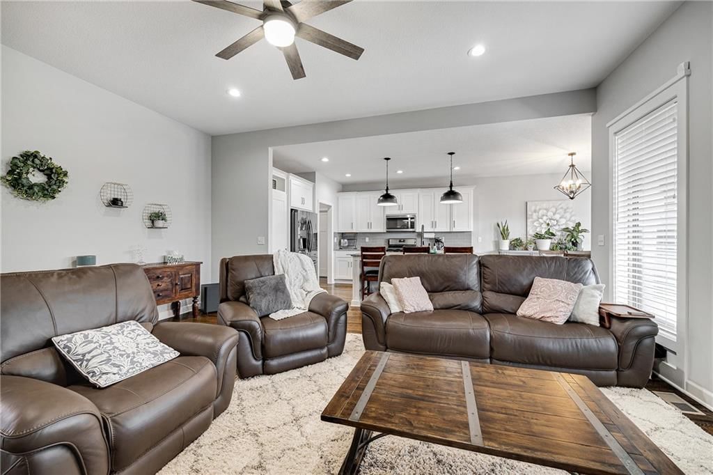 1296 NW Lindenwood Drive — photo 5