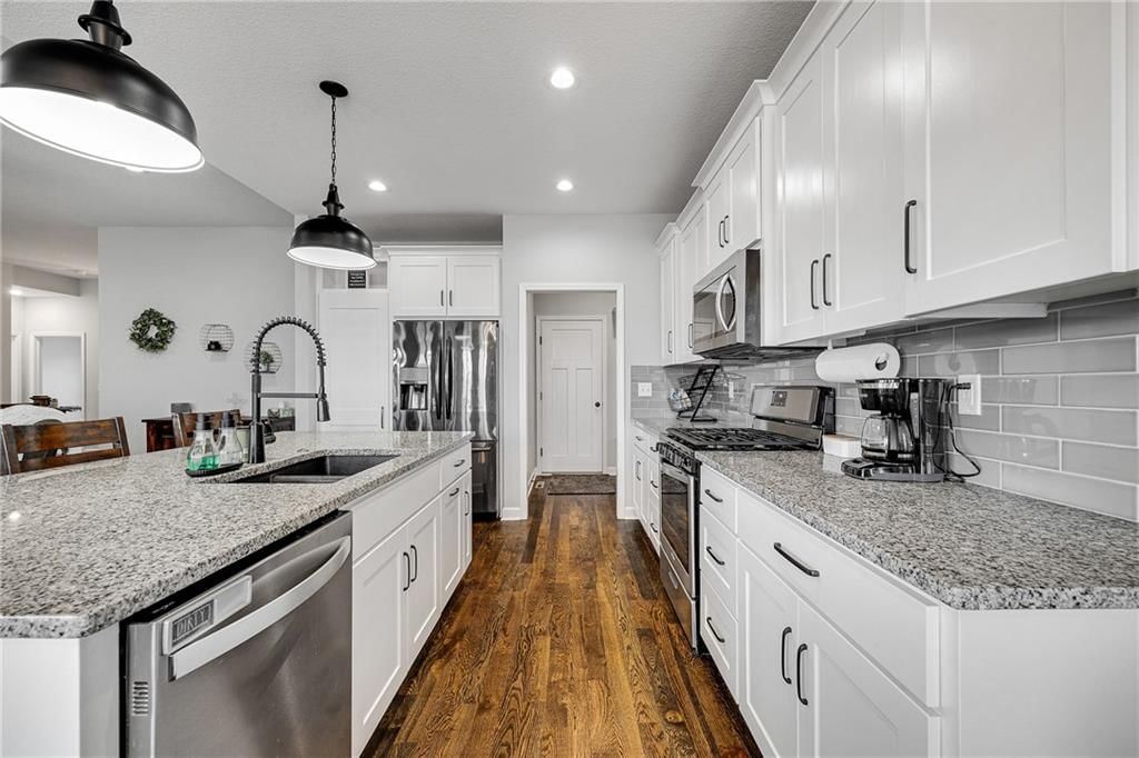 1296 NW Lindenwood Drive — photo 8