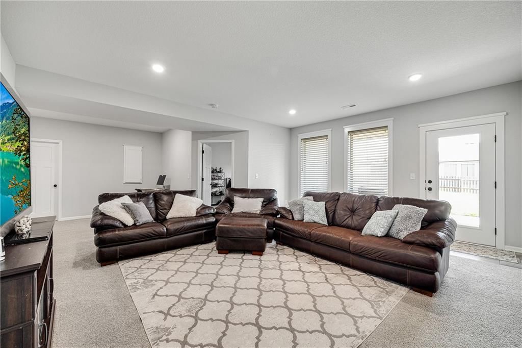 1296 NW Lindenwood Drive — photo 26