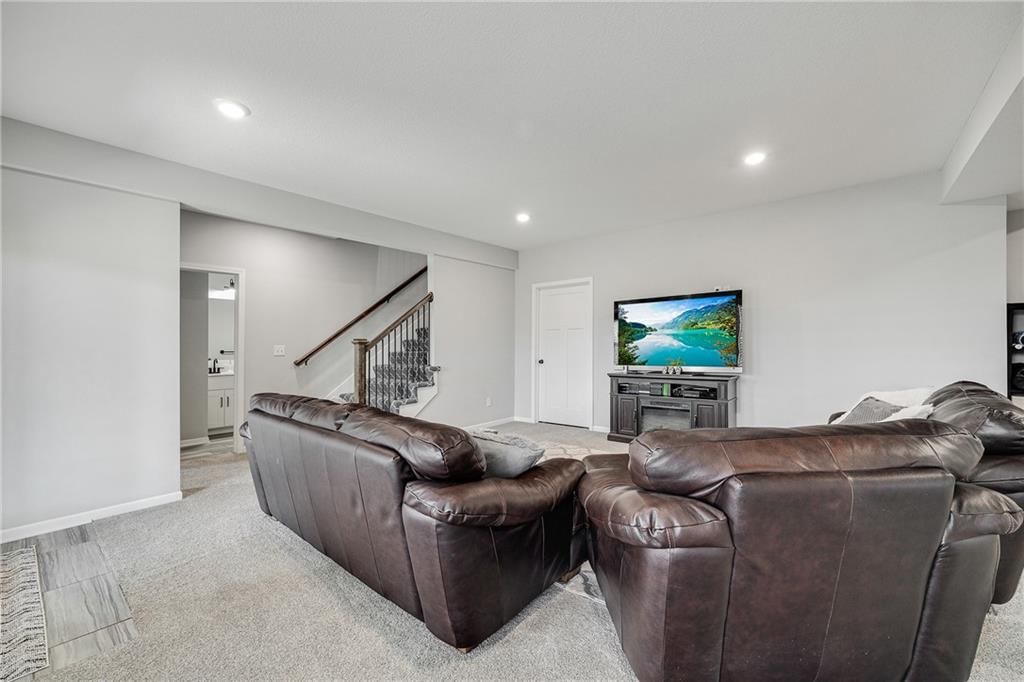 1296 NW Lindenwood Drive — photo 28