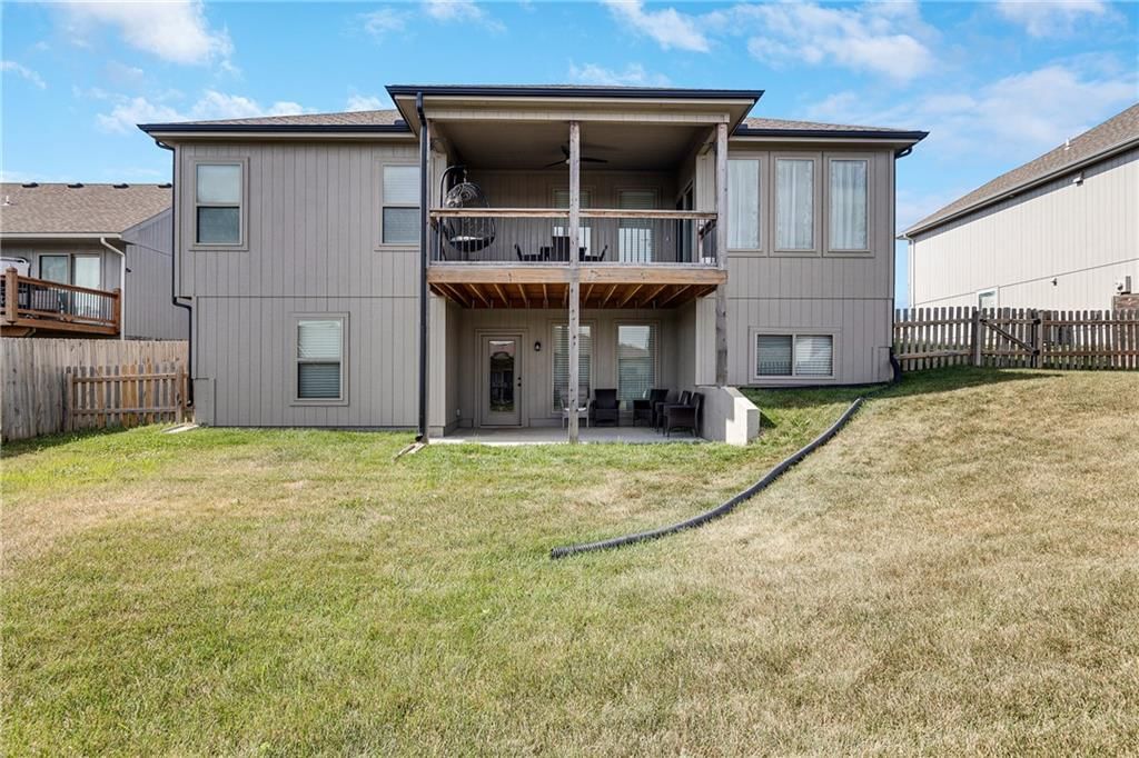 1296 NW Lindenwood Drive — photo 37