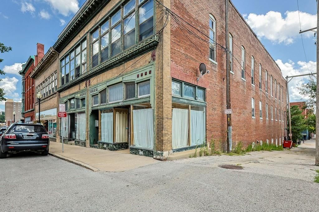 712 Francis Street — photo 1