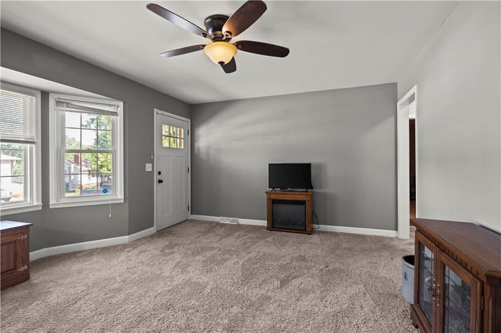 Photo 8 of 28 - 8315 Laurel Avenue