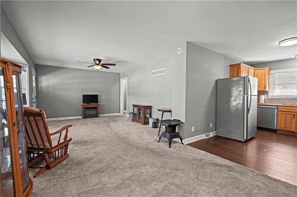 Photo 10 of 28 - 8315 Laurel Avenue