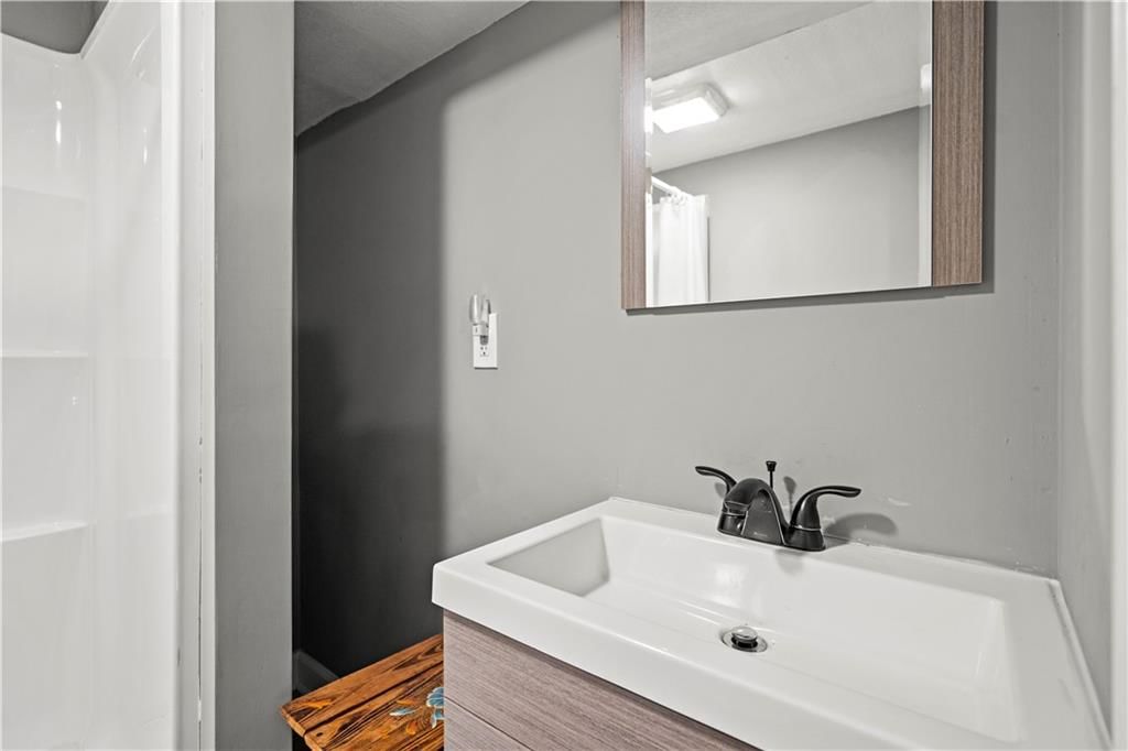 Photo 16 of 28 - 8315 Laurel Avenue