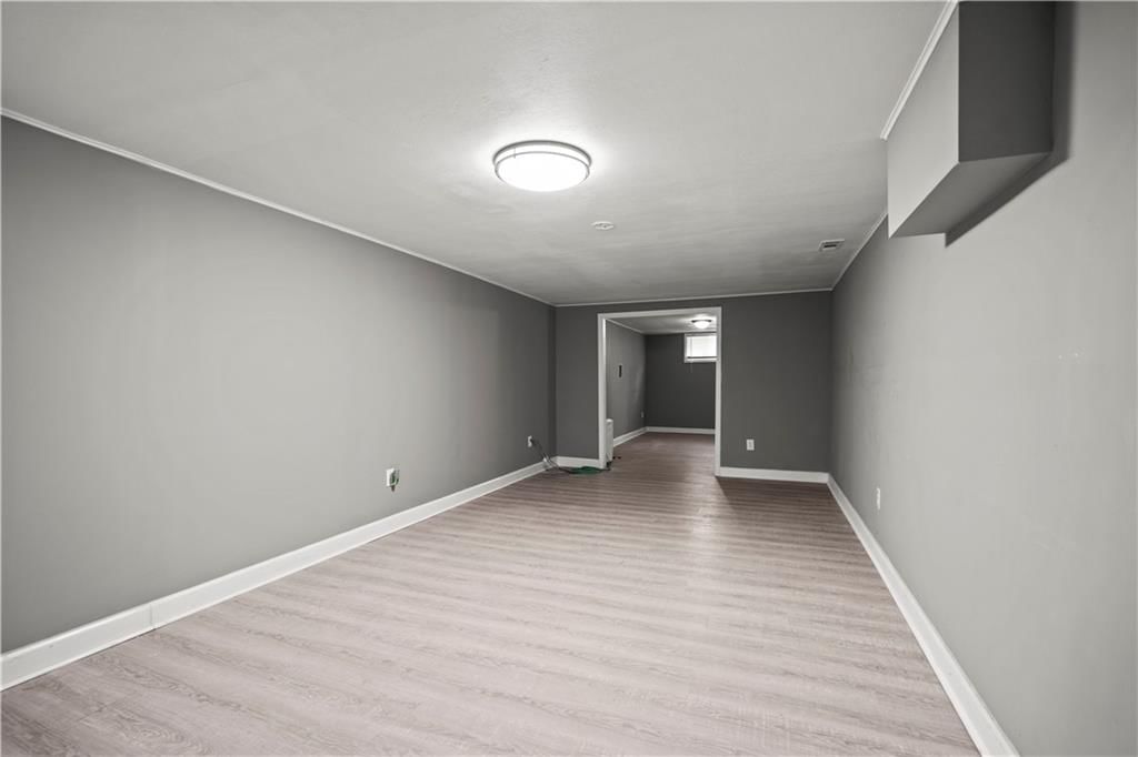 Photo 18 of 28 - 8315 Laurel Avenue
