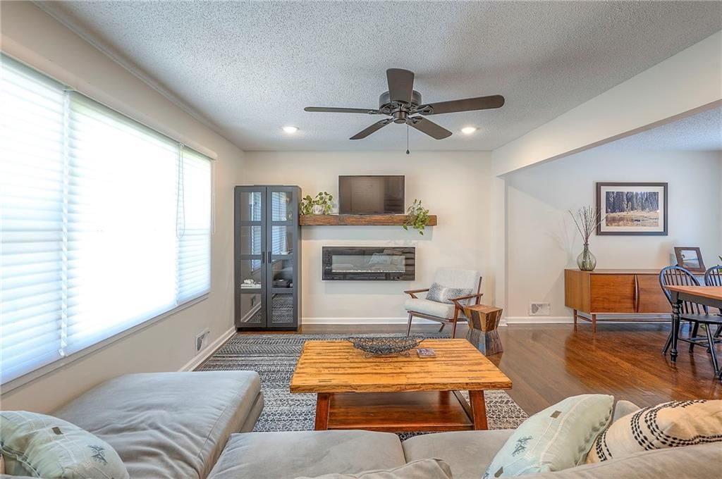 Photo 8 of 43 - 1605 NE Northaven Drive
