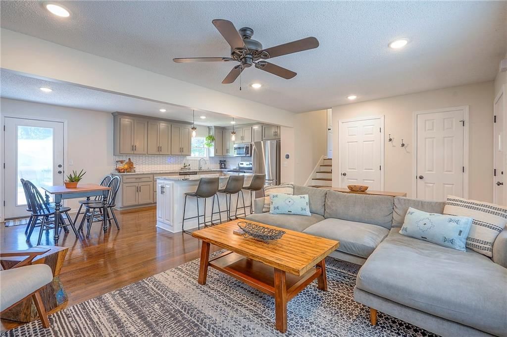 Photo 13 of 43 - 1605 NE Northaven Drive