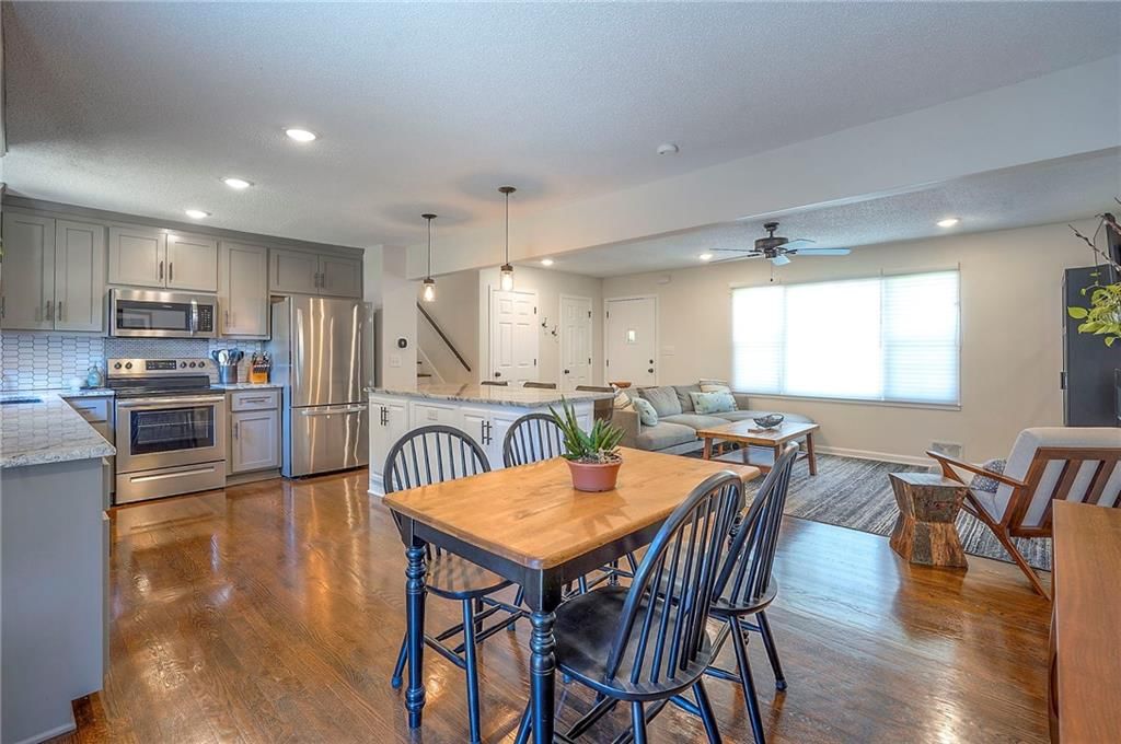 Photo 18 of 43 - 1605 NE Northaven Drive