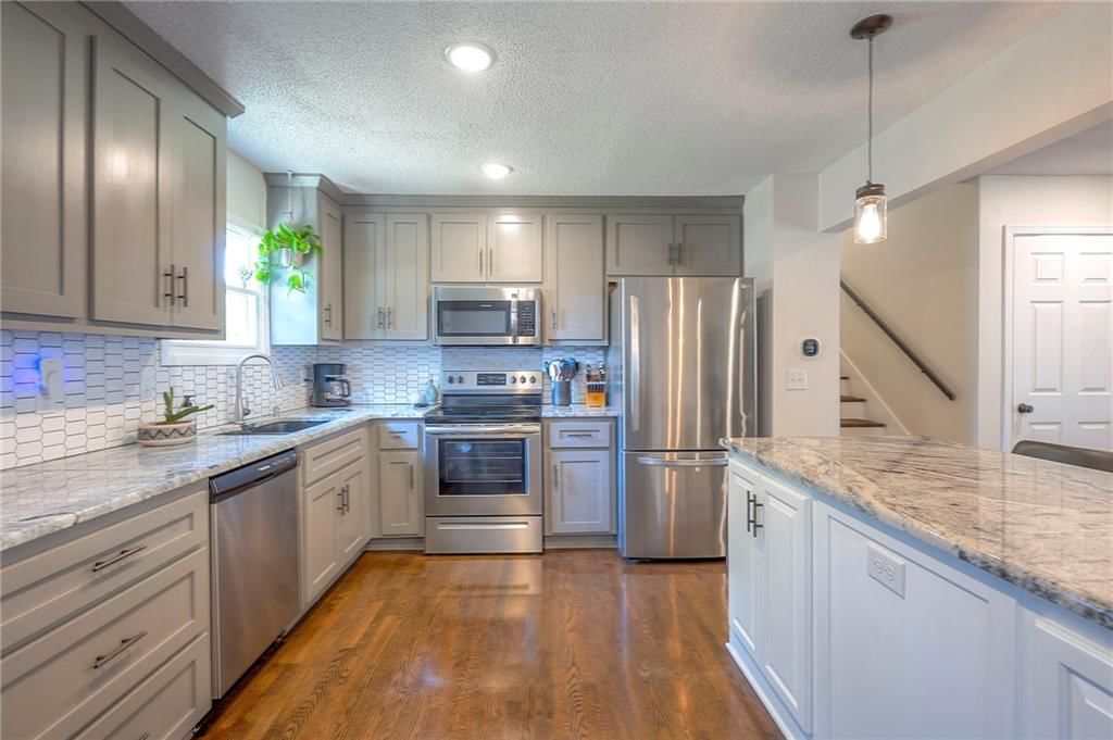 Photo 20 of 43 - 1605 NE Northaven Drive