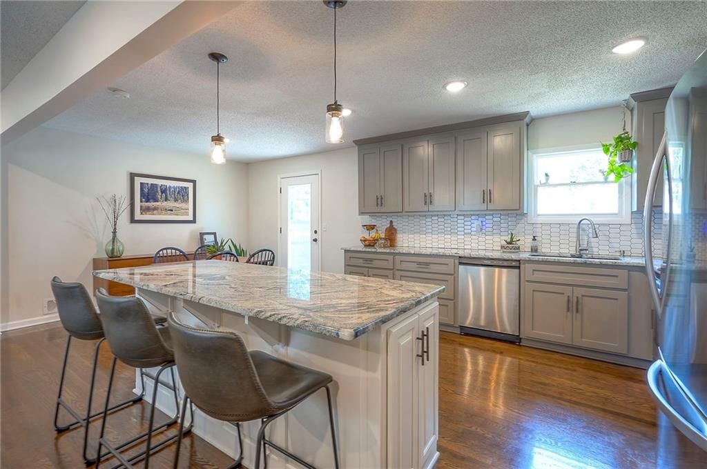 Photo 22 of 43 - 1605 NE Northaven Drive