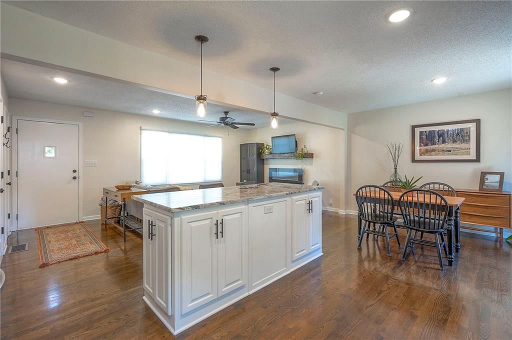 Photo 25 of 43 - 1605 NE Northaven Drive