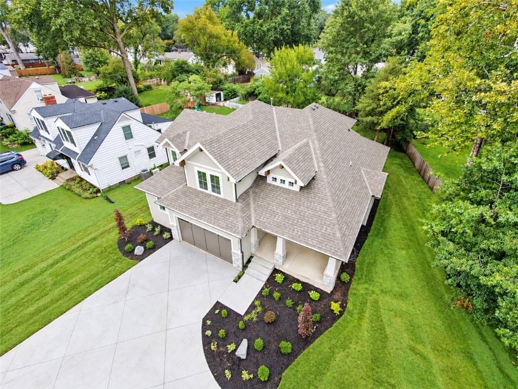 2512 Somerset Drive, Prairie Village, KS: listing photo 2