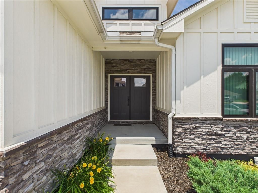 1248 Rich Boulevard — photo 3