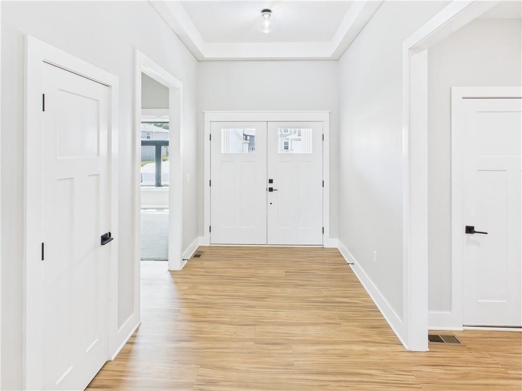 1248 Rich Boulevard — photo 4