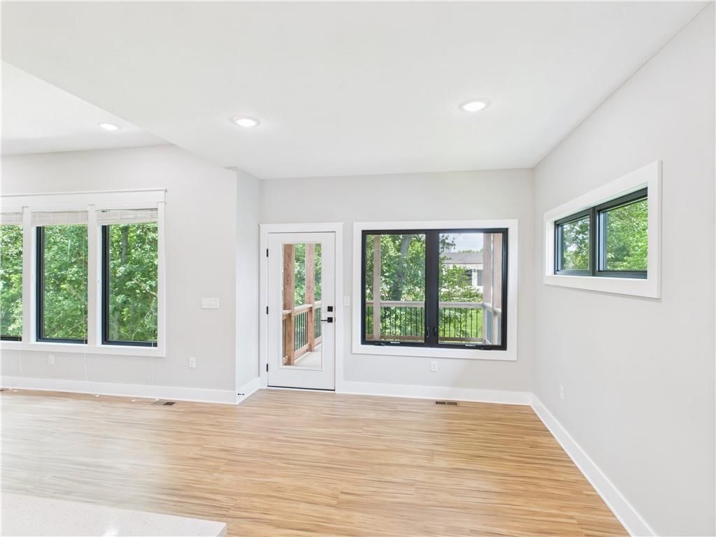 1248 Rich Boulevard — photo 18