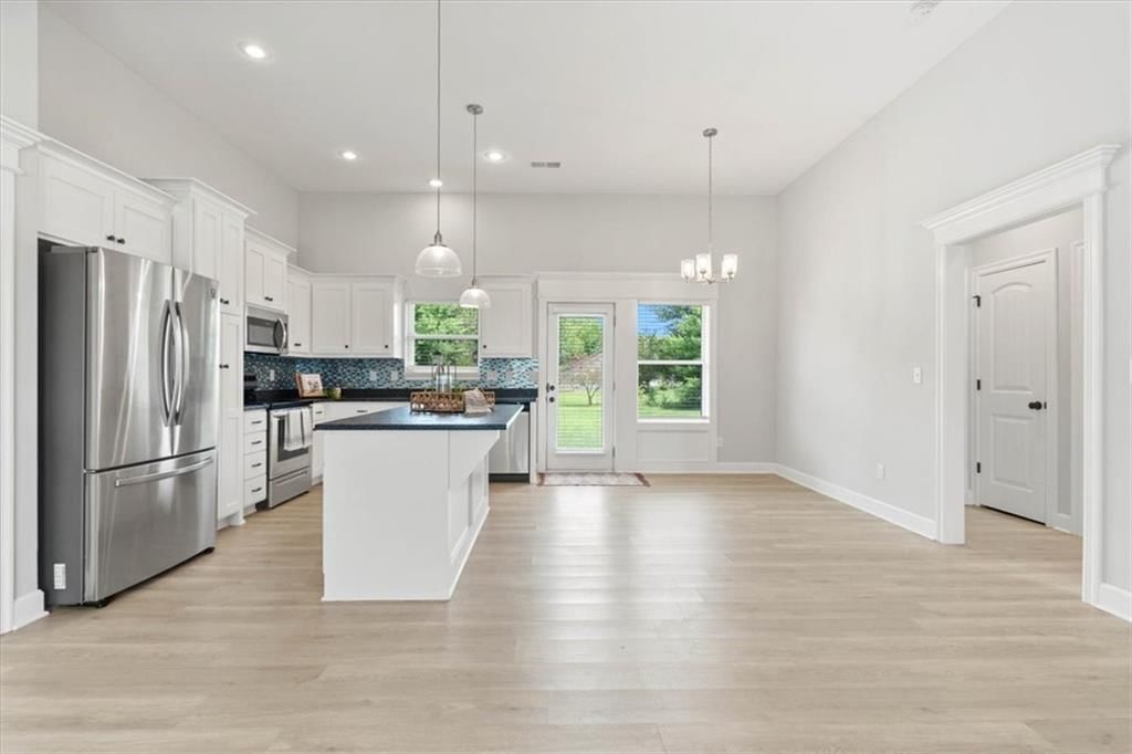 213 S DALTON Drive — photo 9