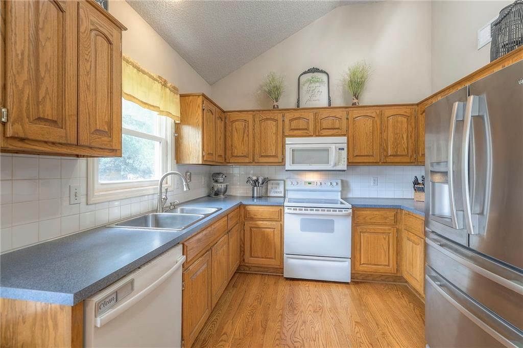 Photo 20 of 41 - 21509 W 52nd Street