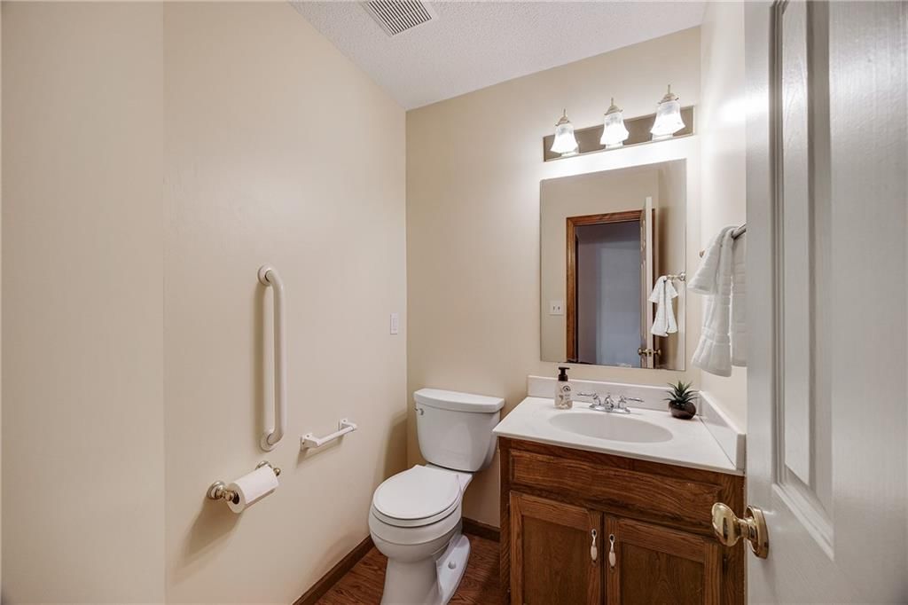 Photo 15 of 37 - 14901 E 48th Terrace