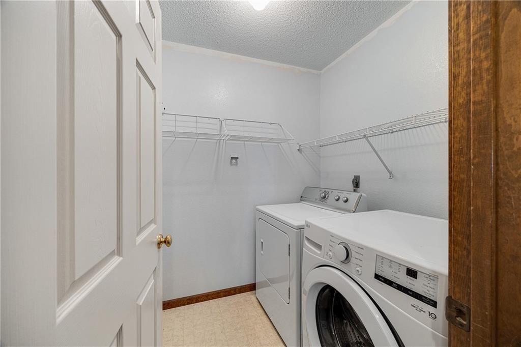 Photo 16 of 37 - 14901 E 48th Terrace