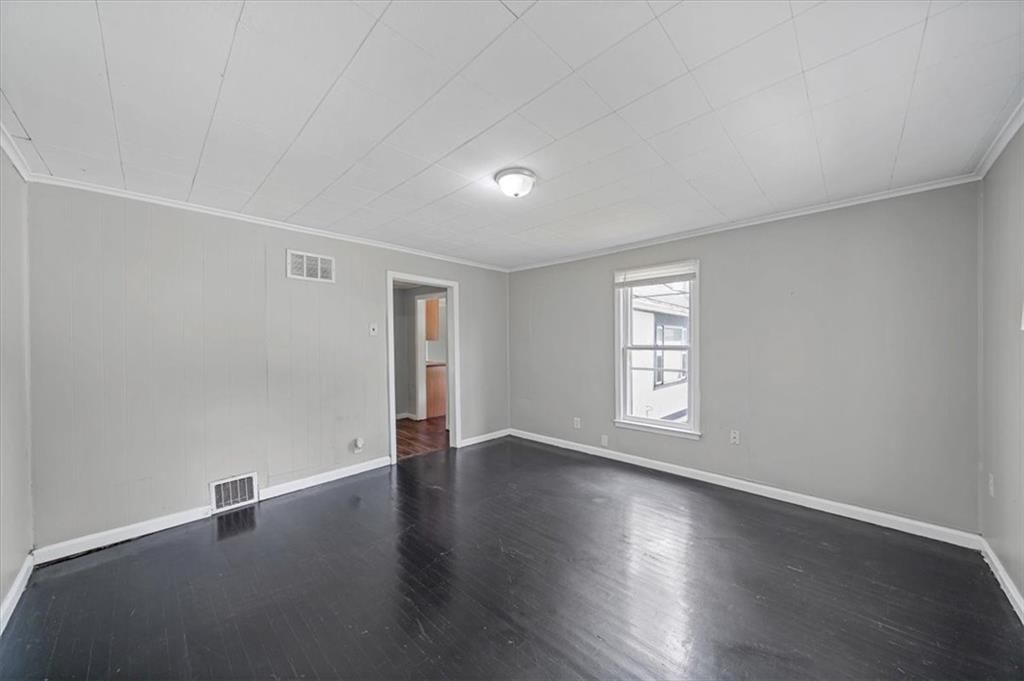 Photo 5 of 24 - 6103 E 84th Street