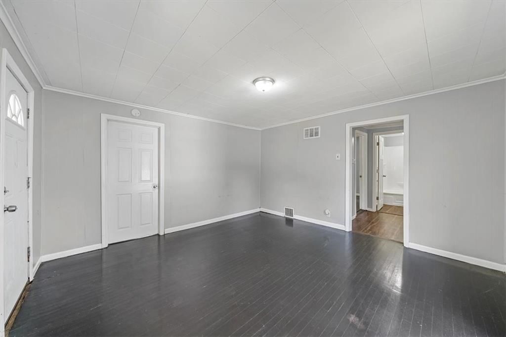 Photo 7 of 24 - 6103 E 84th Street