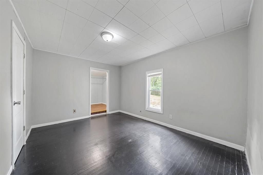 Photo 11 of 24 - 6103 E 84th Street