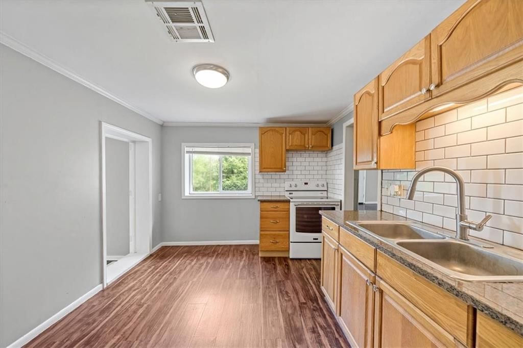 Photo 17 of 24 - 6103 E 84th Street
