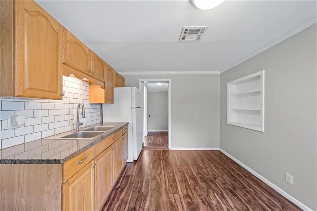 Photo 18 of 24 - 6103 E 84th Street
