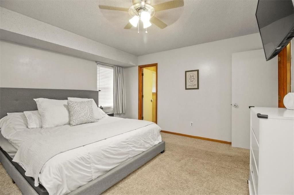 Photo 13 of 23 - 2316 NW Acorn Drive