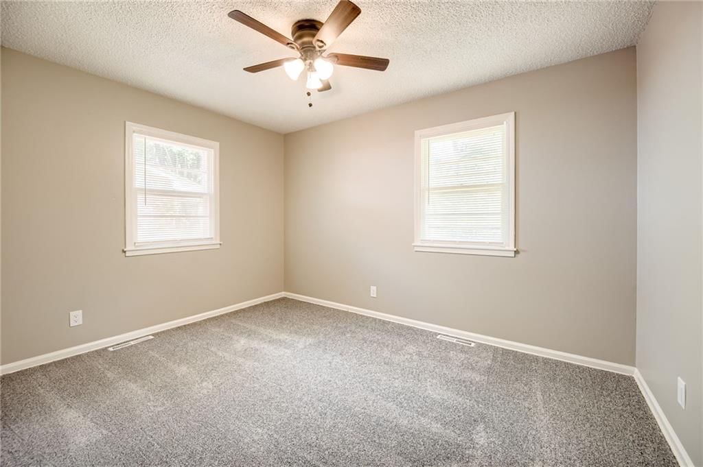 11037 Booth Avenue — photo 12