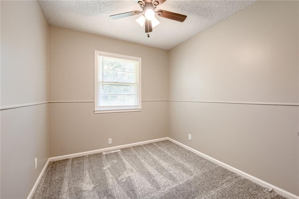11037 Booth Avenue — photo 18