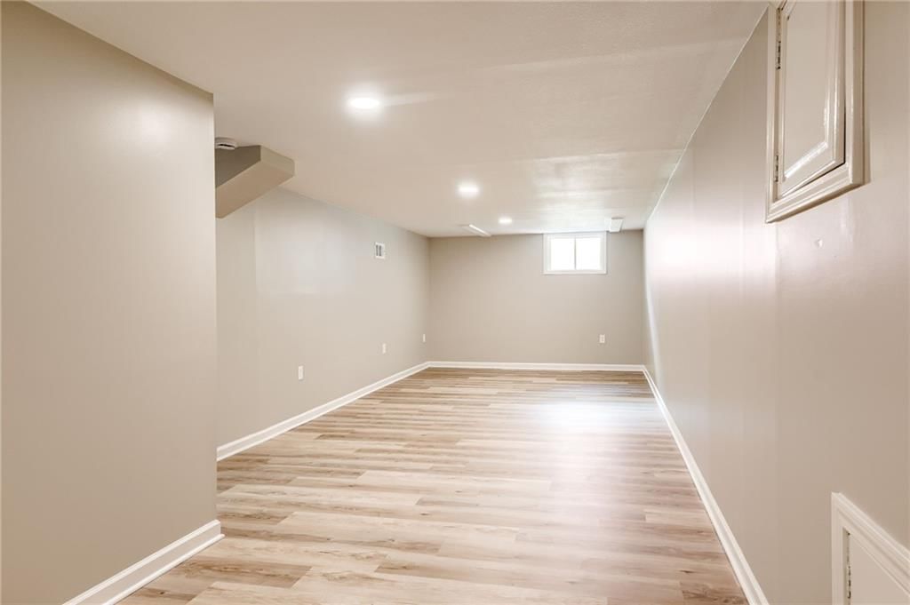 11037 Booth Avenue — photo 21