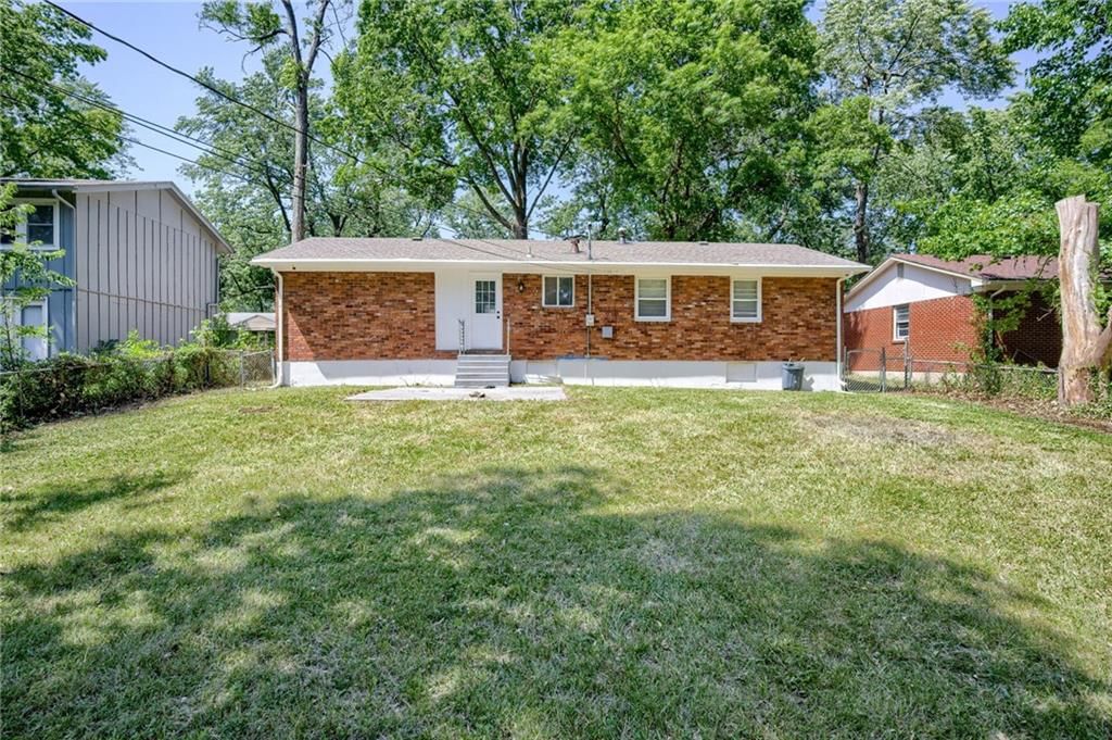 11037 Booth Avenue — photo 24