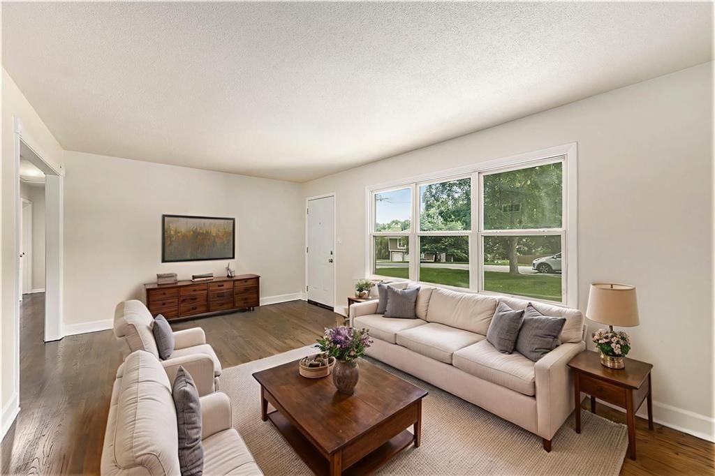 Photo 6 of 21 - 5013 N Fremont Avenue