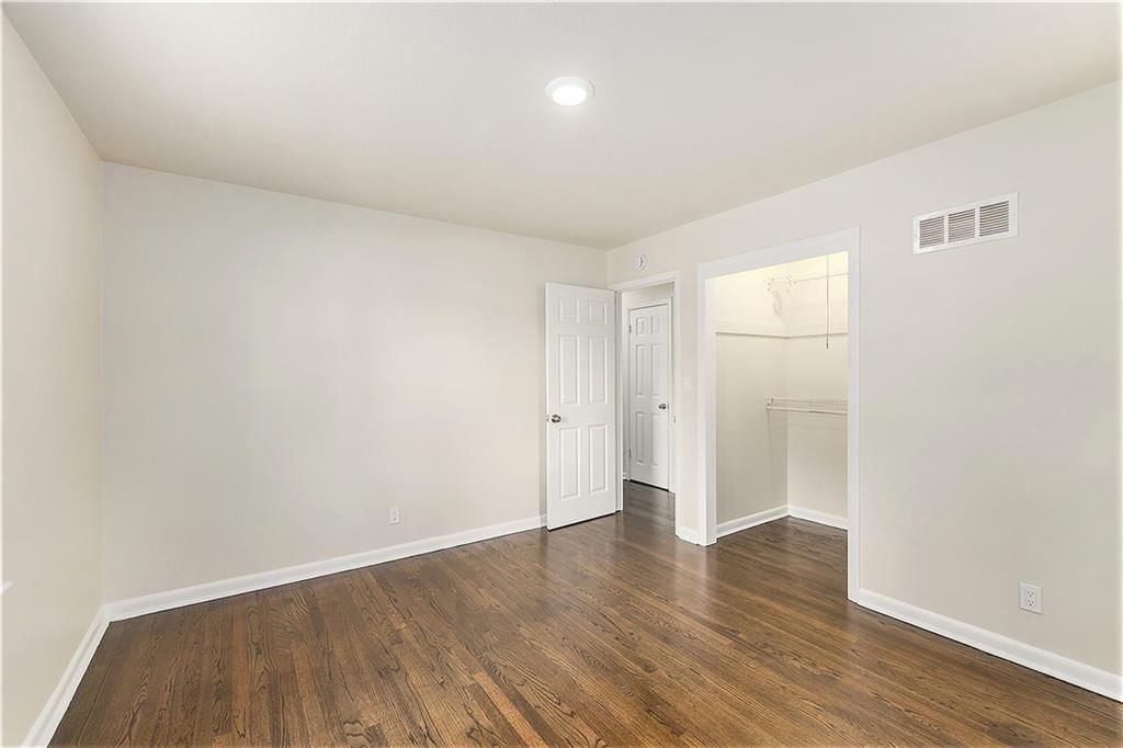 Photo 19 of 21 - 5013 N Fremont Avenue