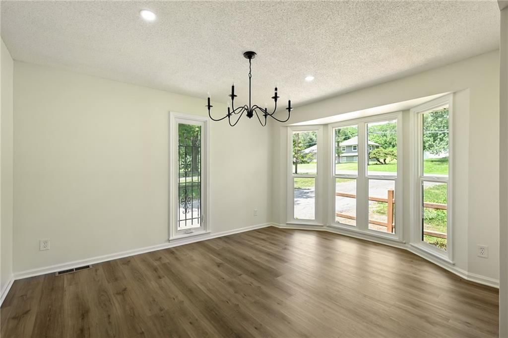 Photo 11 of 26 - 2415 E 126th Street